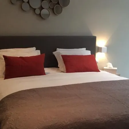 Bed & Breakfast De Tuinkamer 4*