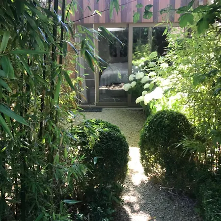 De Tuinkamer Alojamento de Acomodação e Pequeno-almoço 4*