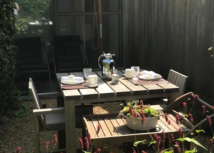 De Tuinkamer Bed & Breakfast 4*